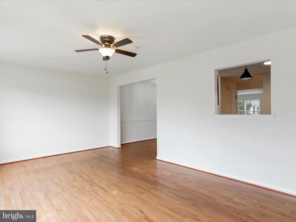 837 Monet Dr