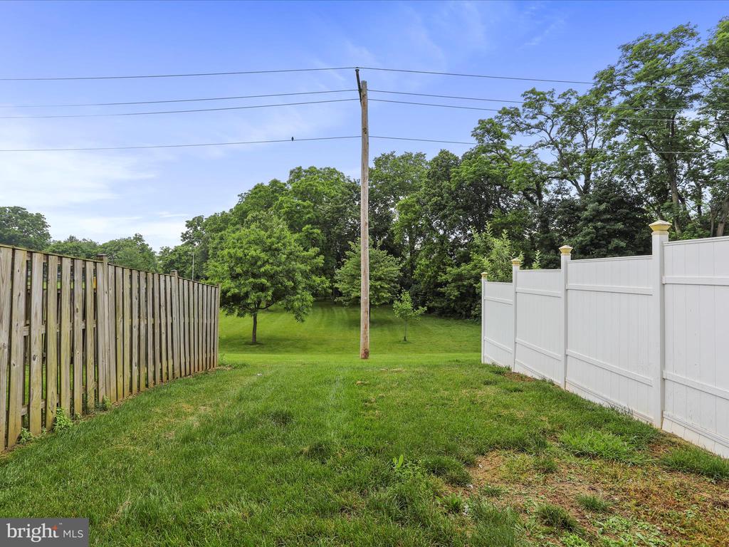 837 Monet Dr
