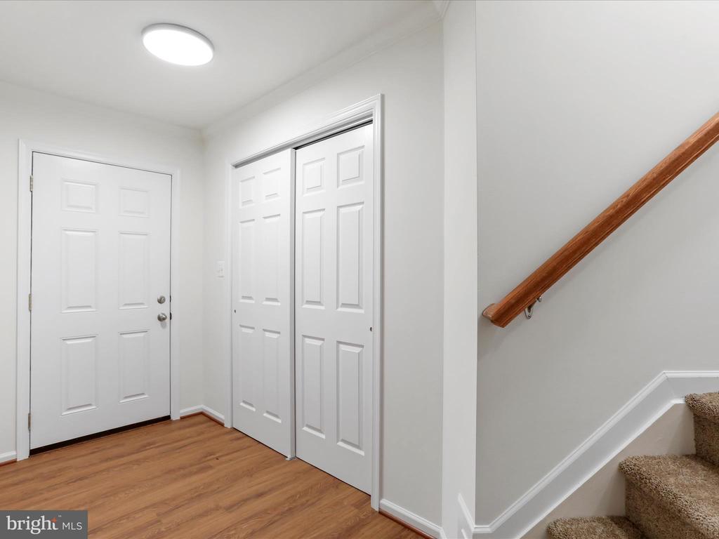 837 Monet Dr