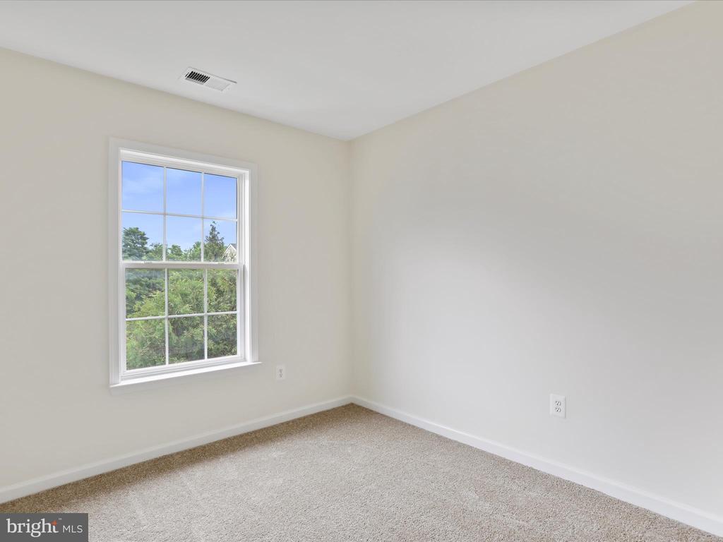 837 Monet Dr