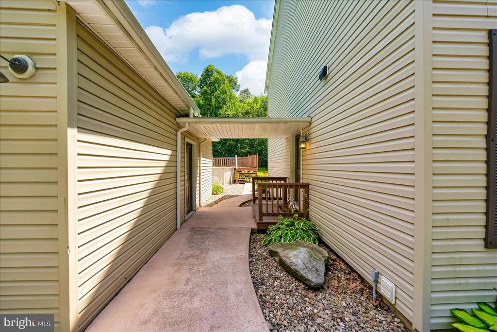 14145 ROBERTS ROAD
