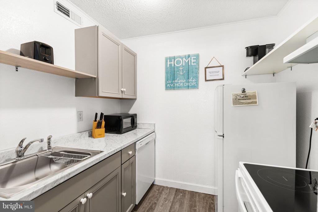 507 NW ROBIN DRIVE Unit: 302