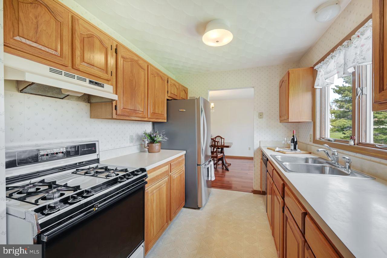 23 Blue Spruce Dr