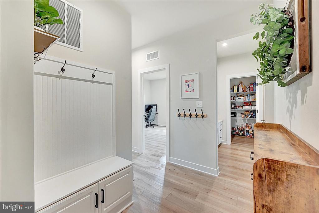 48 Winifred Dr