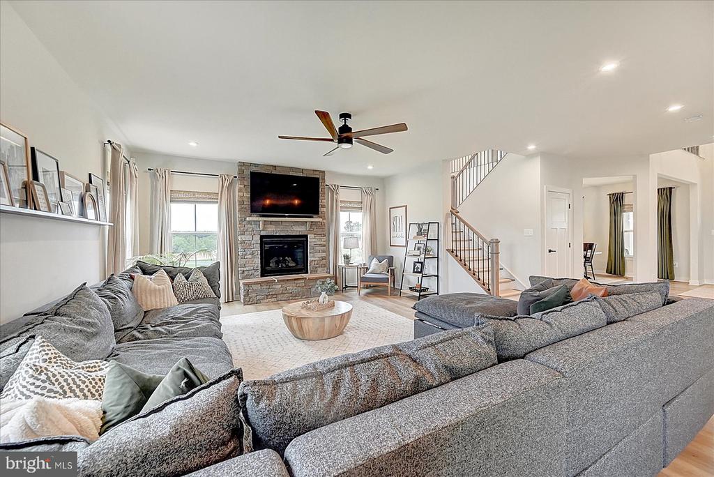 48 Winifred Dr