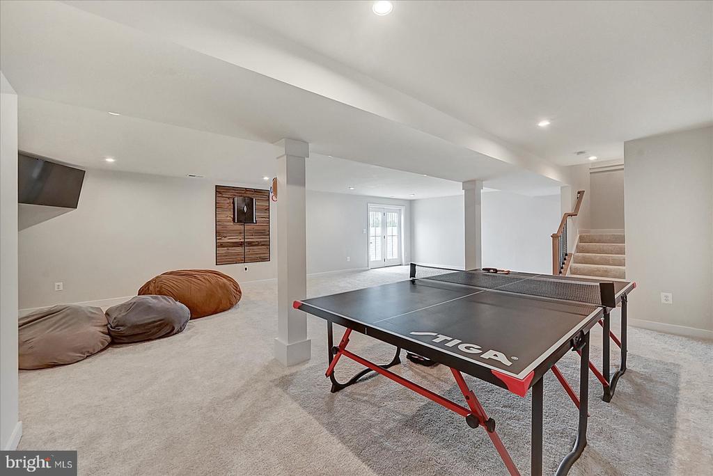 48 Winifred Dr