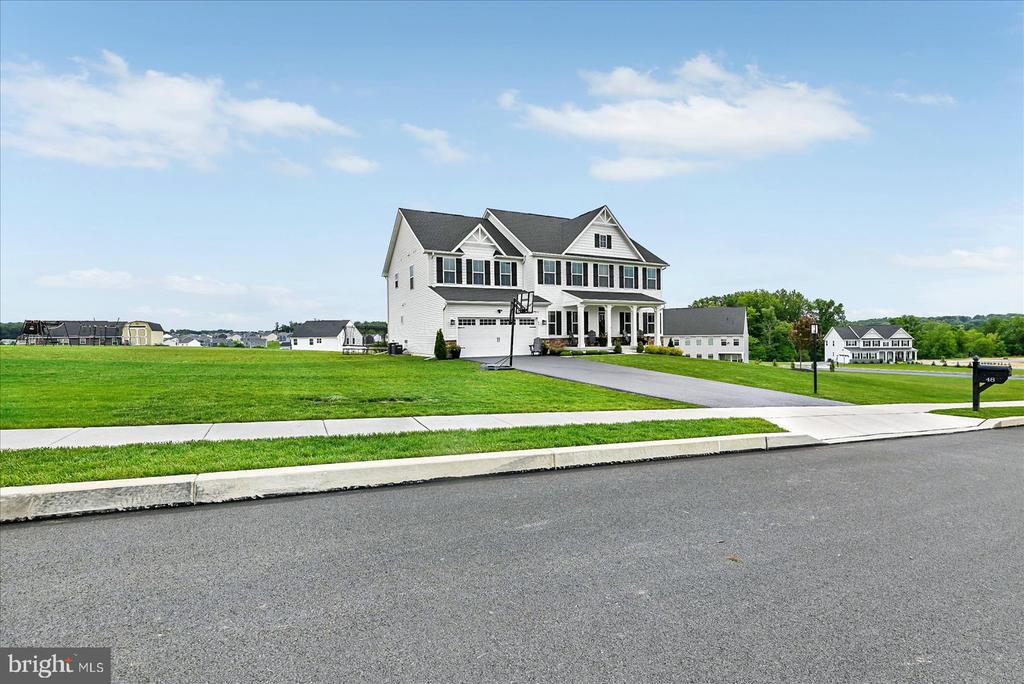 48 Winifred Dr