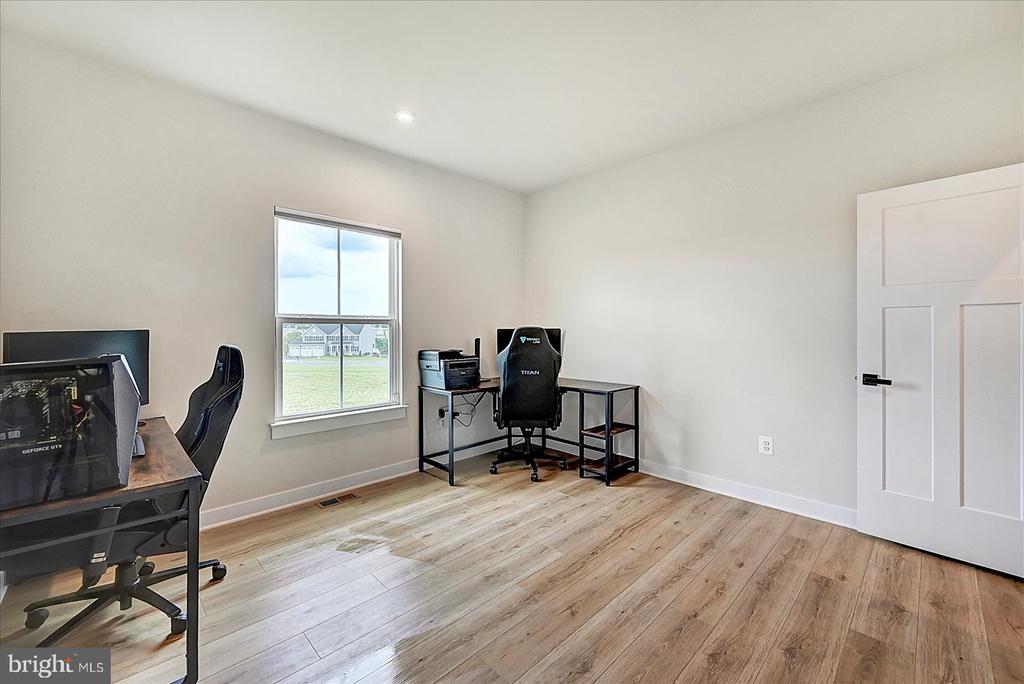 48 Winifred Dr