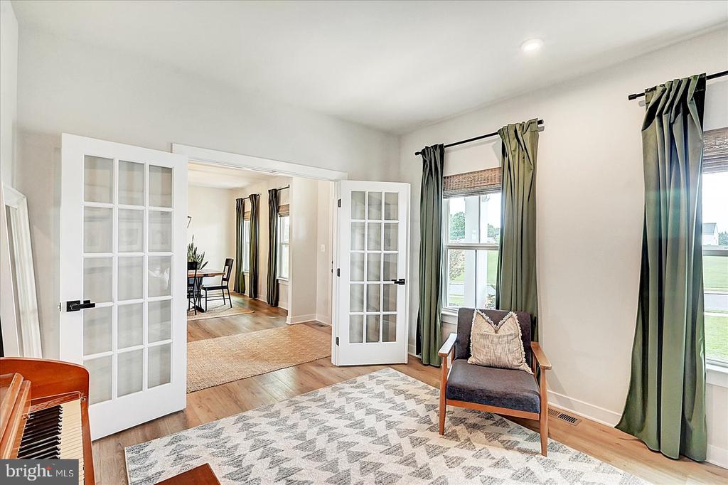48 Winifred Dr
