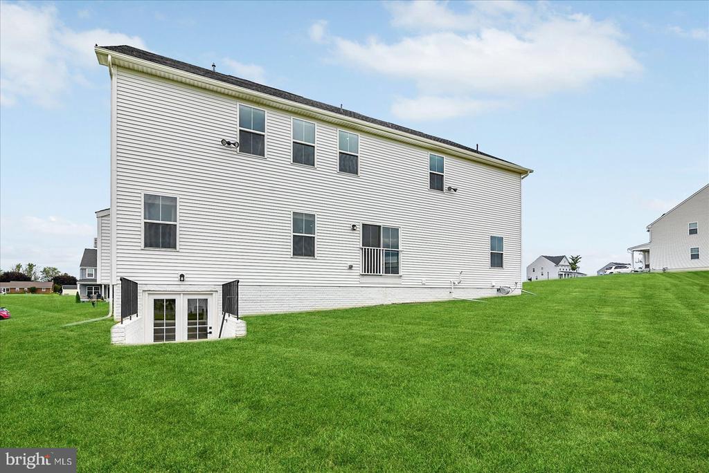 48 Winifred Dr