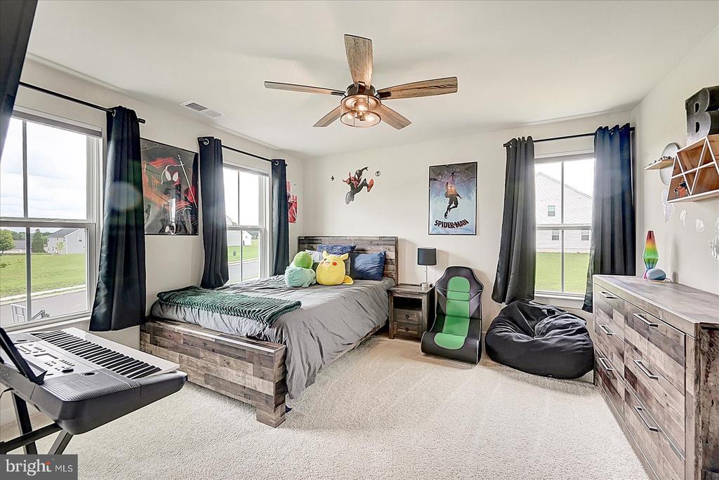 48 Winifred Dr