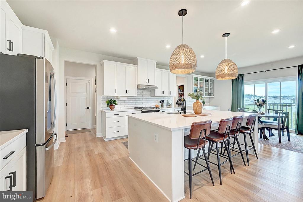 48 Winifred Dr