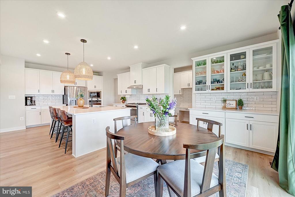 48 Winifred Dr