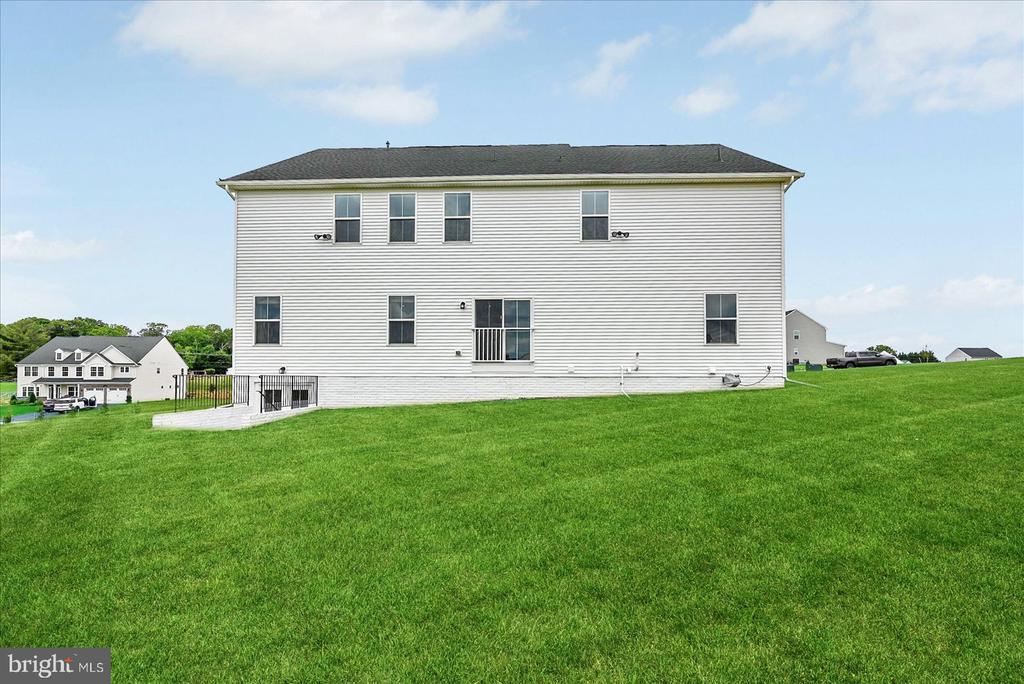 48 Winifred Dr