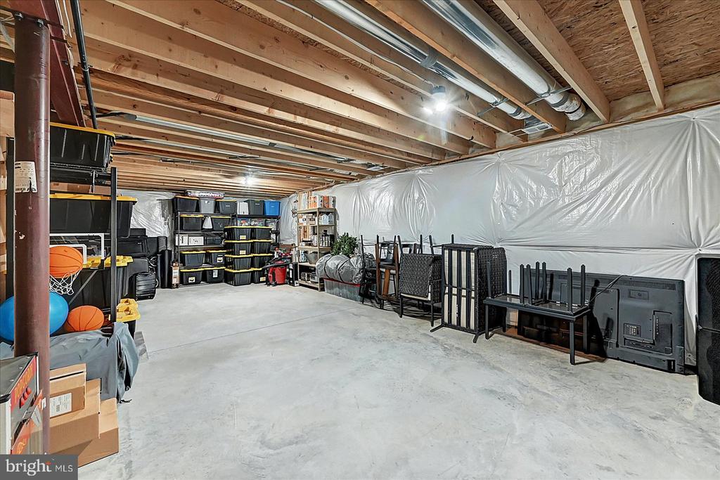 48 Winifred Dr