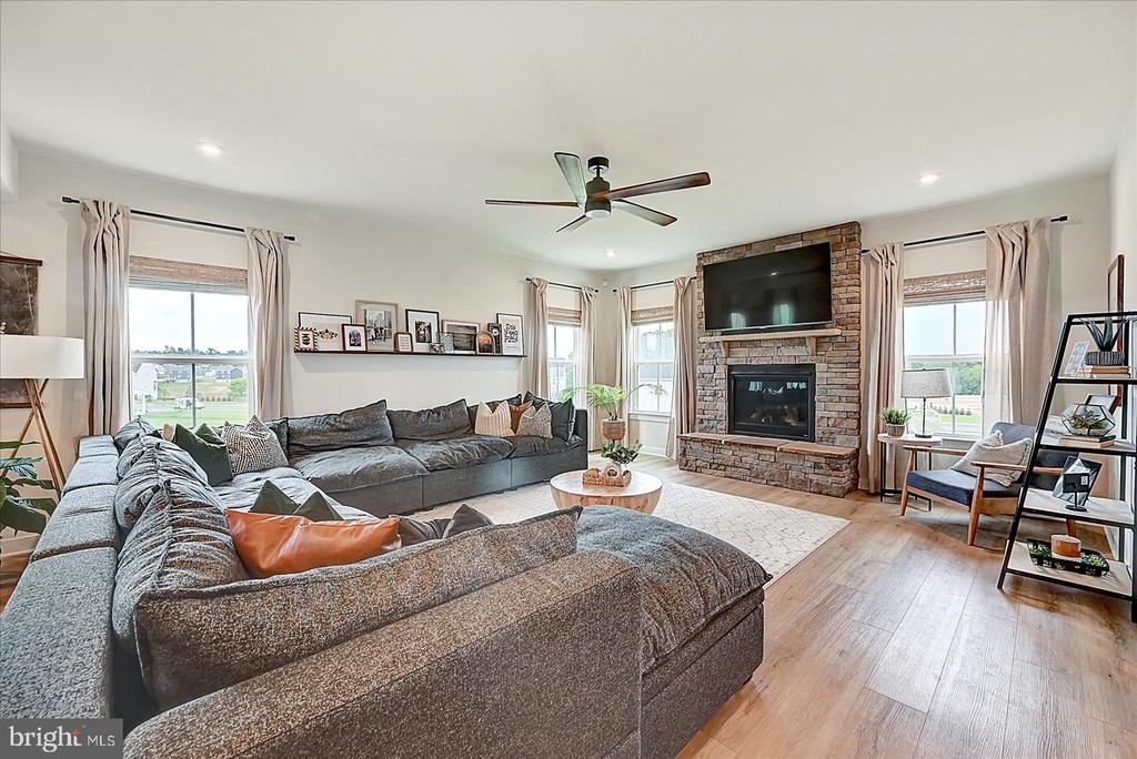 48 Winifred Dr
