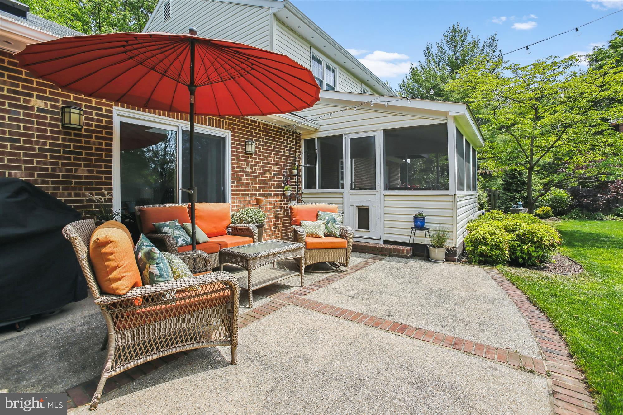 2411 Popkins Ln