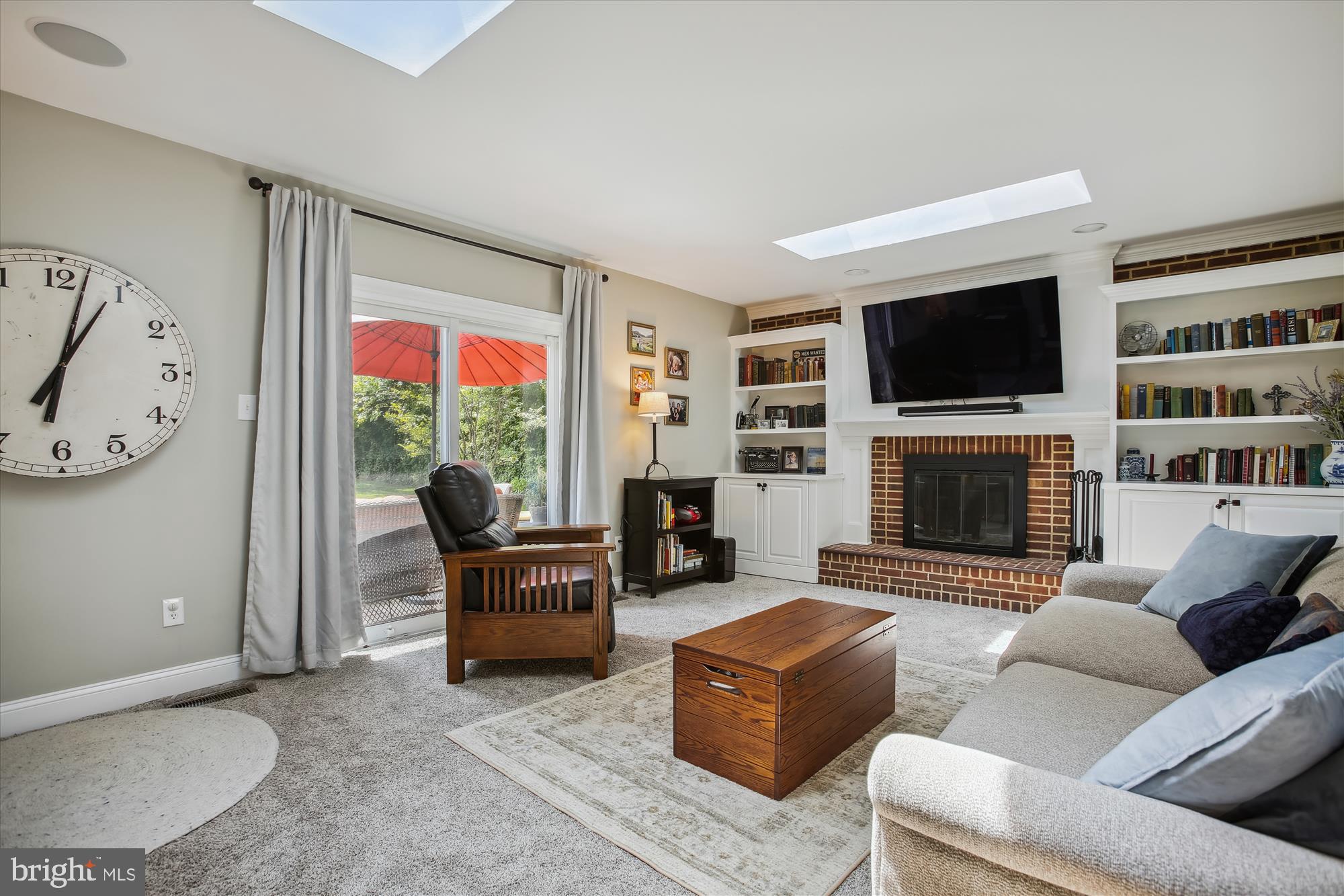 2411 Popkins Ln