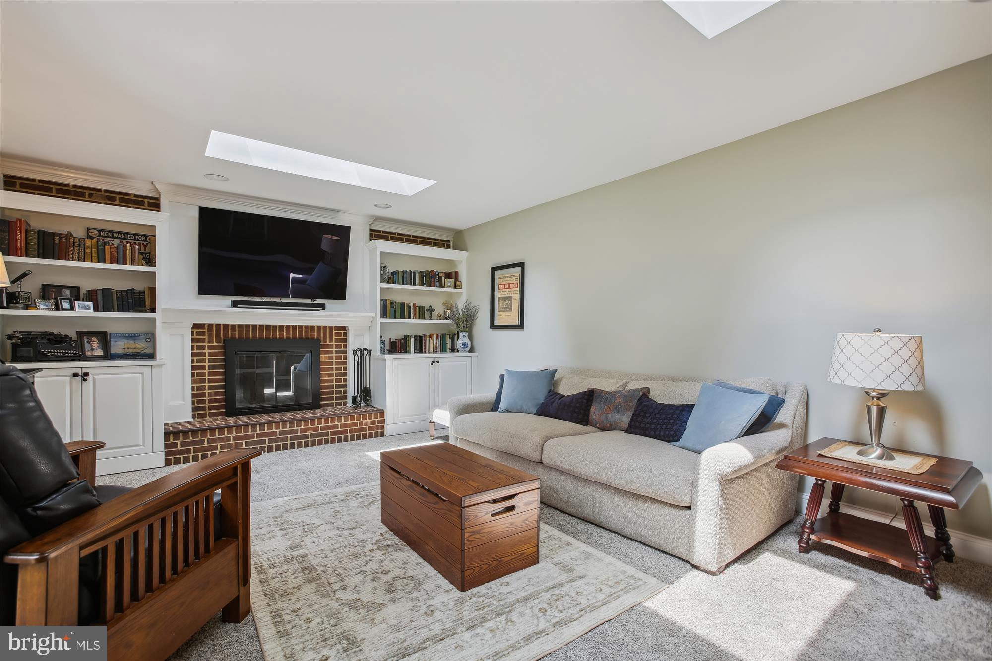 2411 Popkins Ln