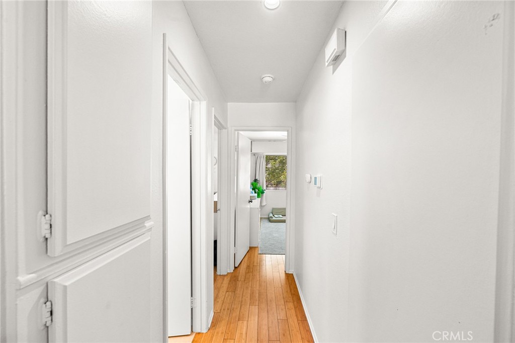 1105 W Calle De La Luna 4