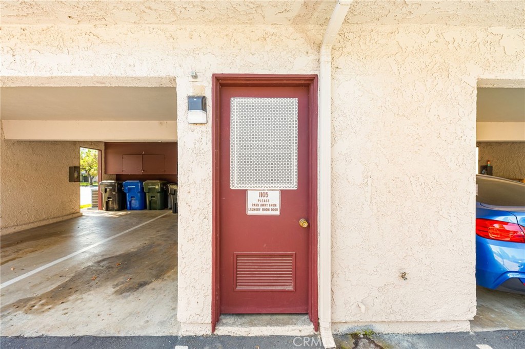 1105 W Calle De La Luna 4