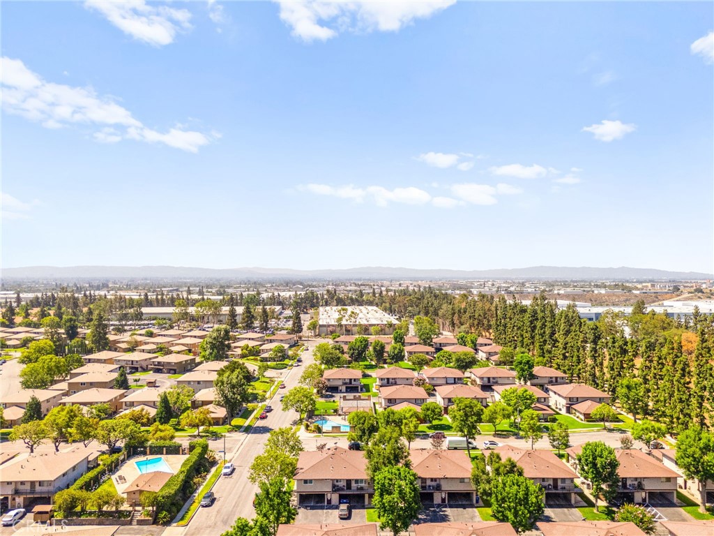 1105 W Calle De La Luna 4