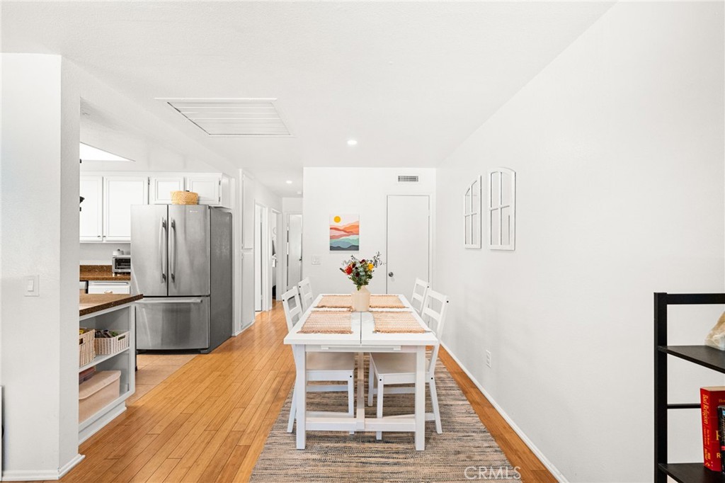 1105 W Calle De La Luna 4