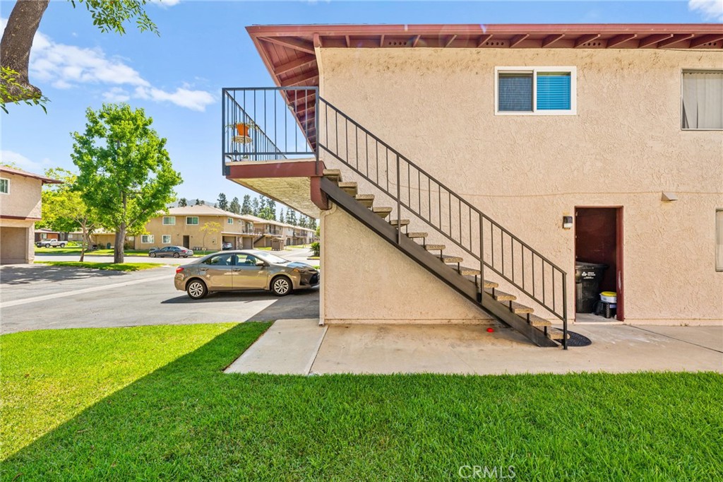 1105 W Calle De La Luna 4