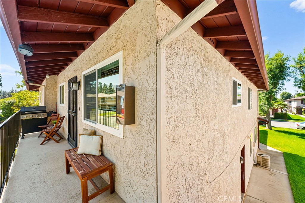 1105 W Calle De La Luna 4