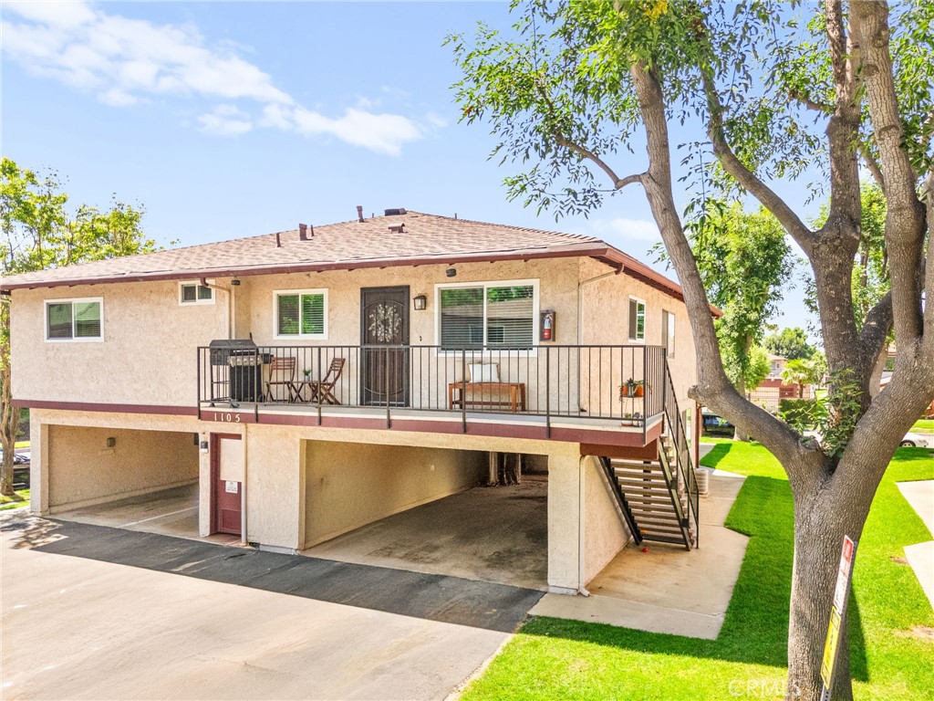 1105 W Calle De La Luna 4