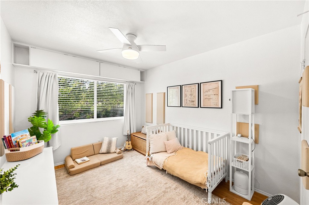 1105 W Calle De La Luna 4