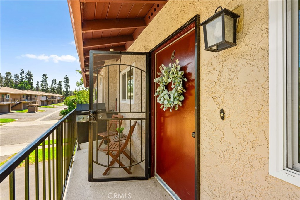 1105 W Calle De La Luna 4