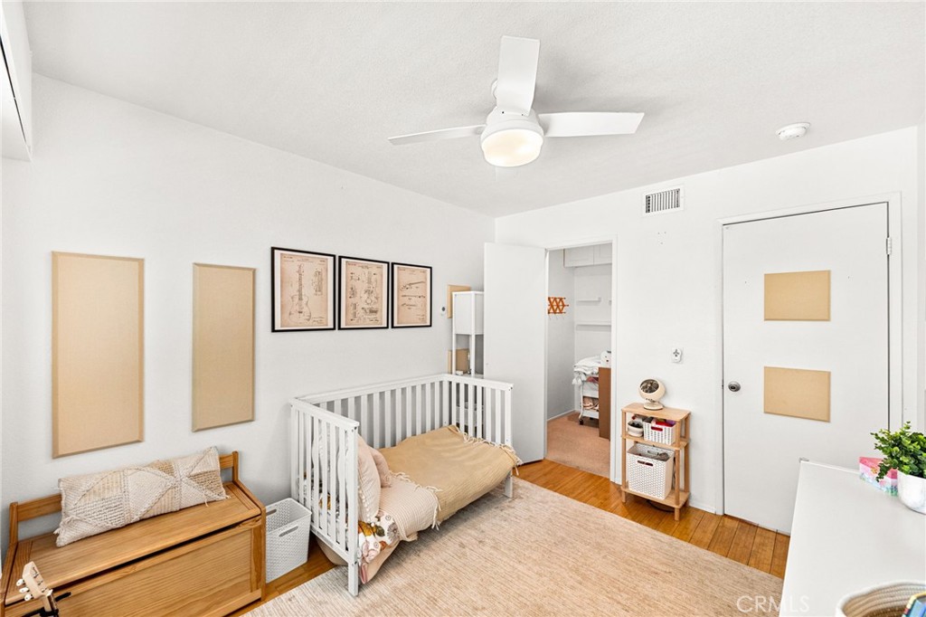 1105 W Calle De La Luna 4