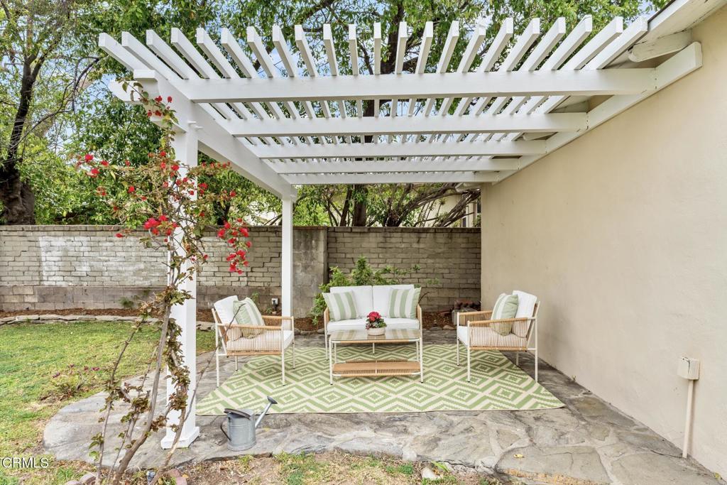 2011 E Mountain Street