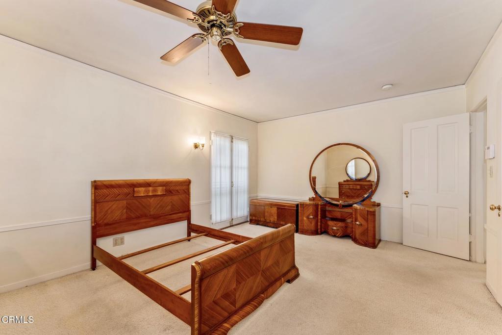 2011 E Mountain Street