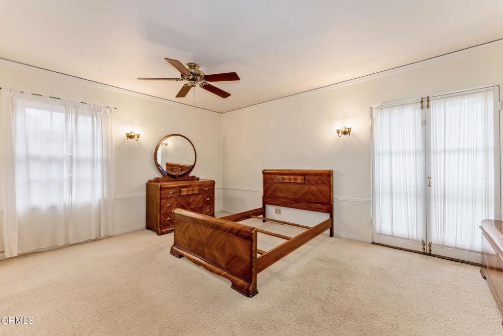 2011 E Mountain Street