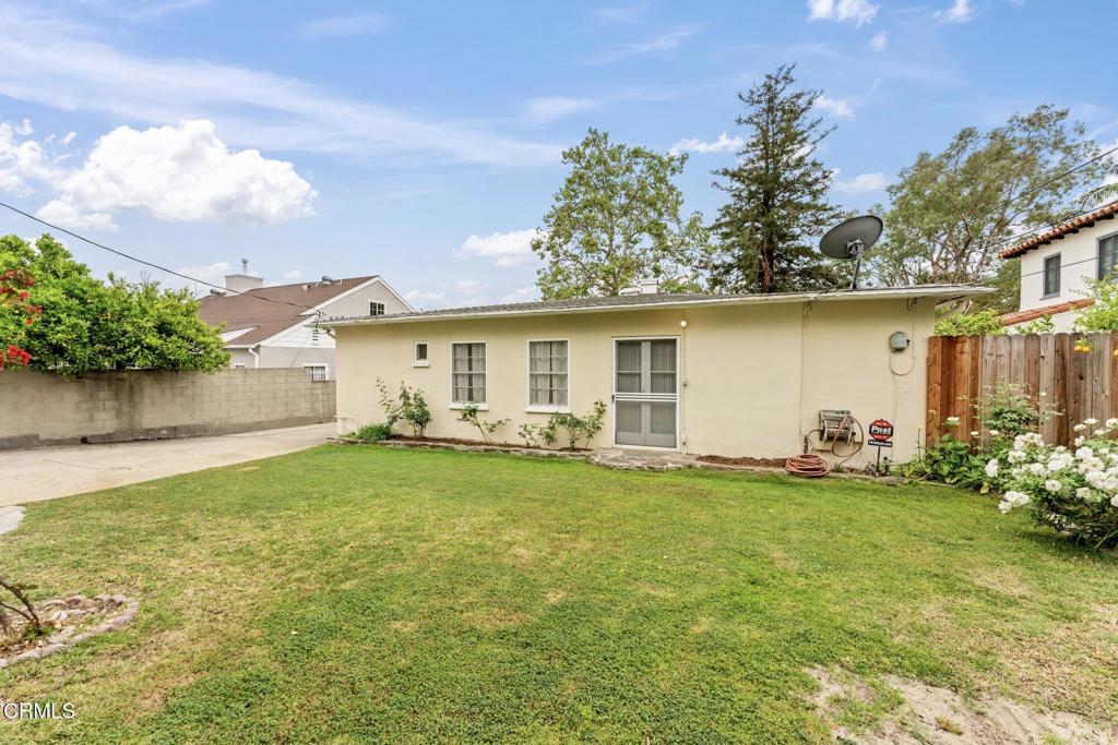 2011 E Mountain Street