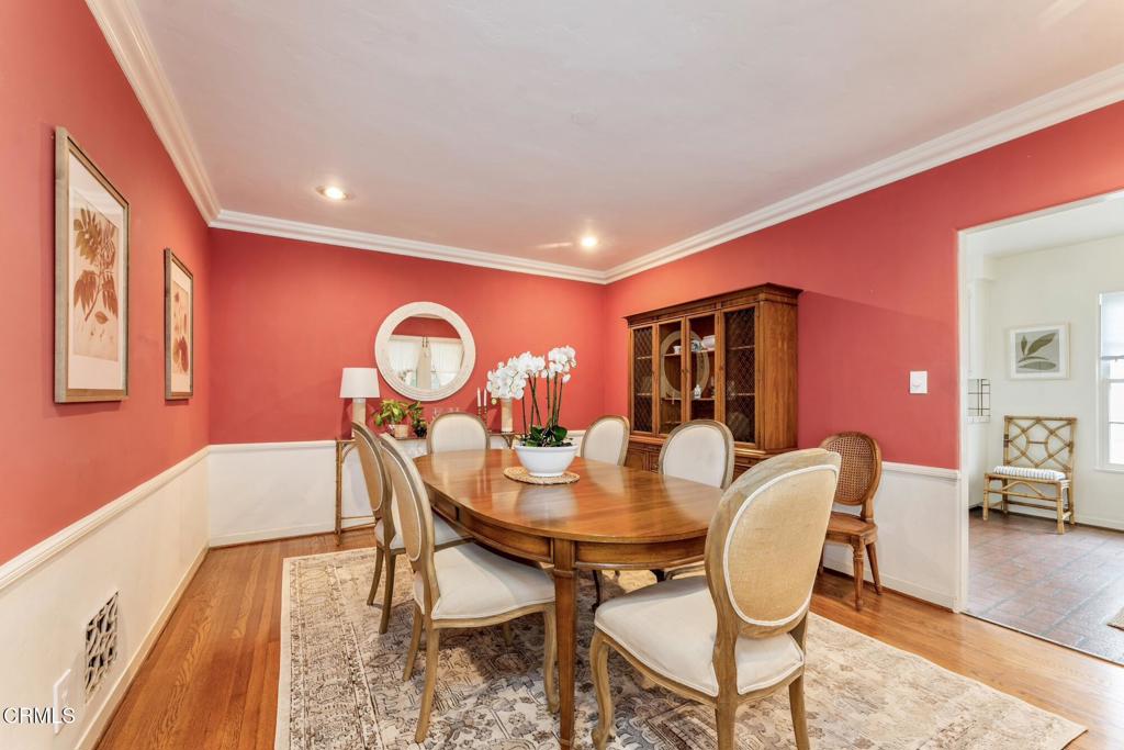 2011 E Mountain Street