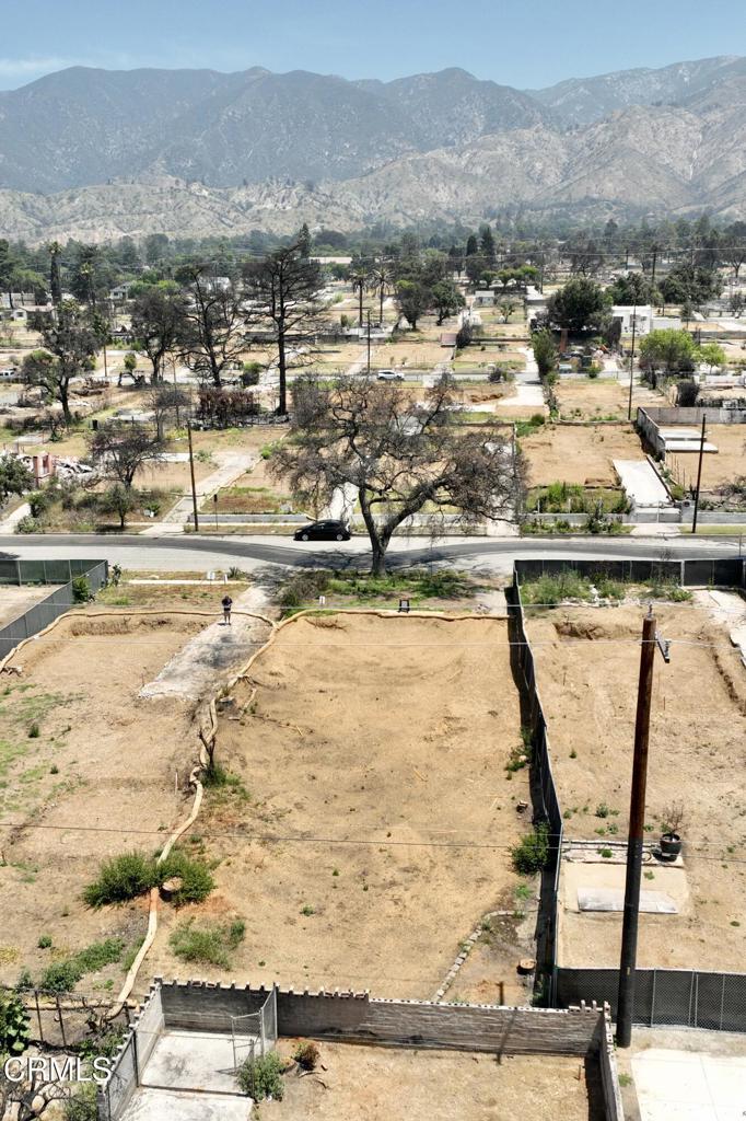 64 W Mariposa Street