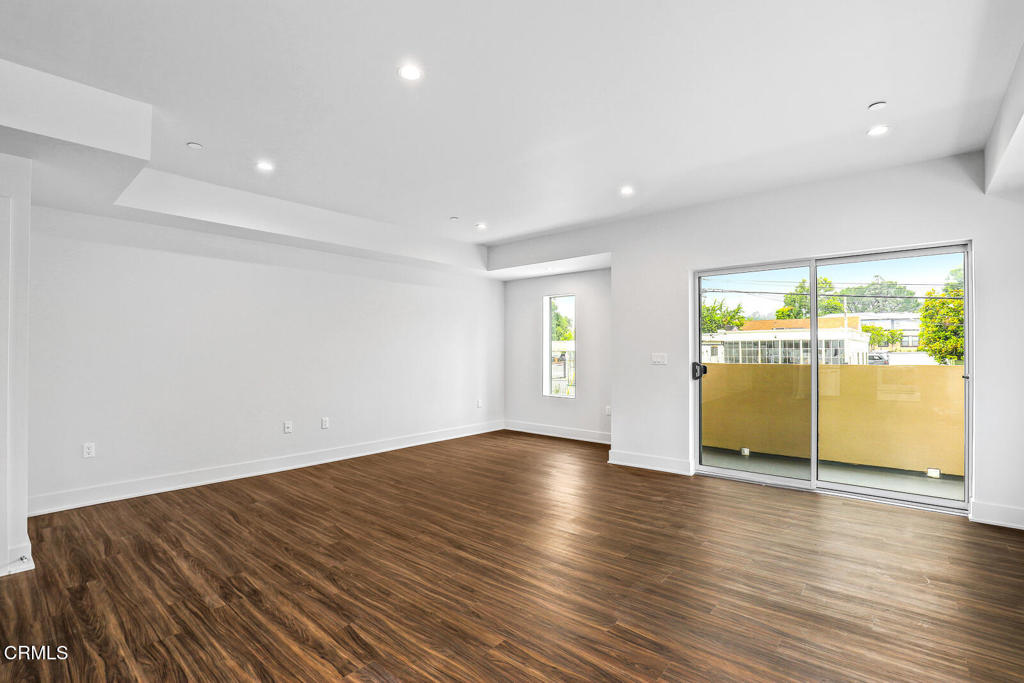 2000 Lake Avenue 1