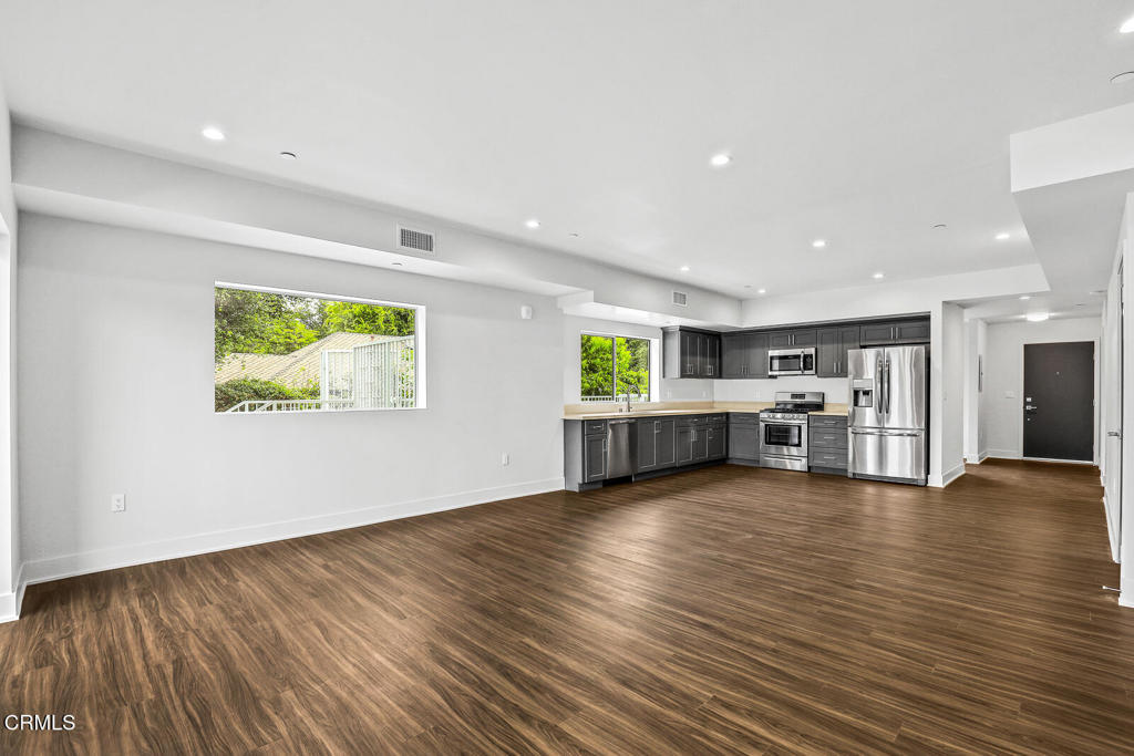 2000 Lake Avenue 1