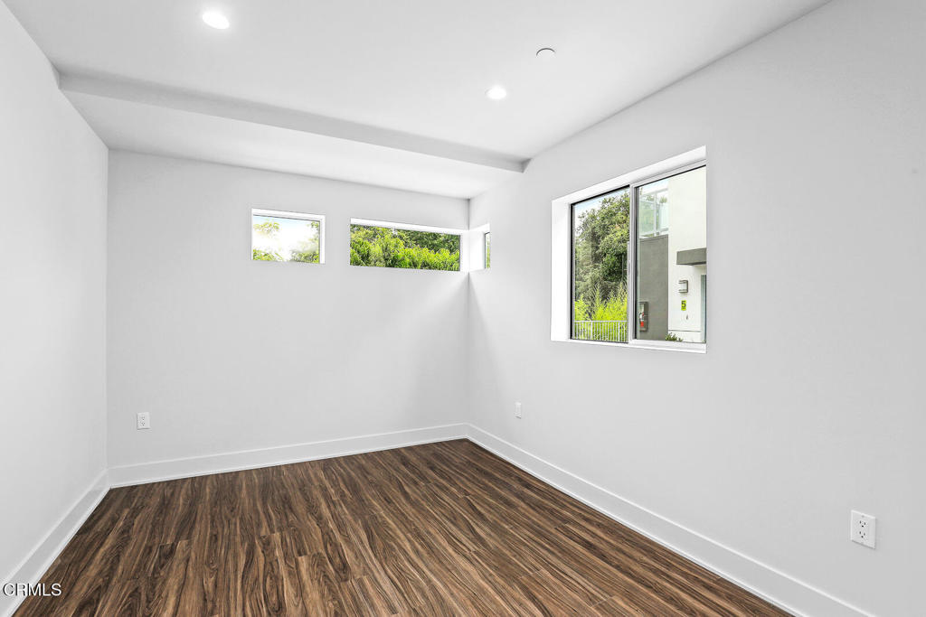 2000 Lake Avenue 3