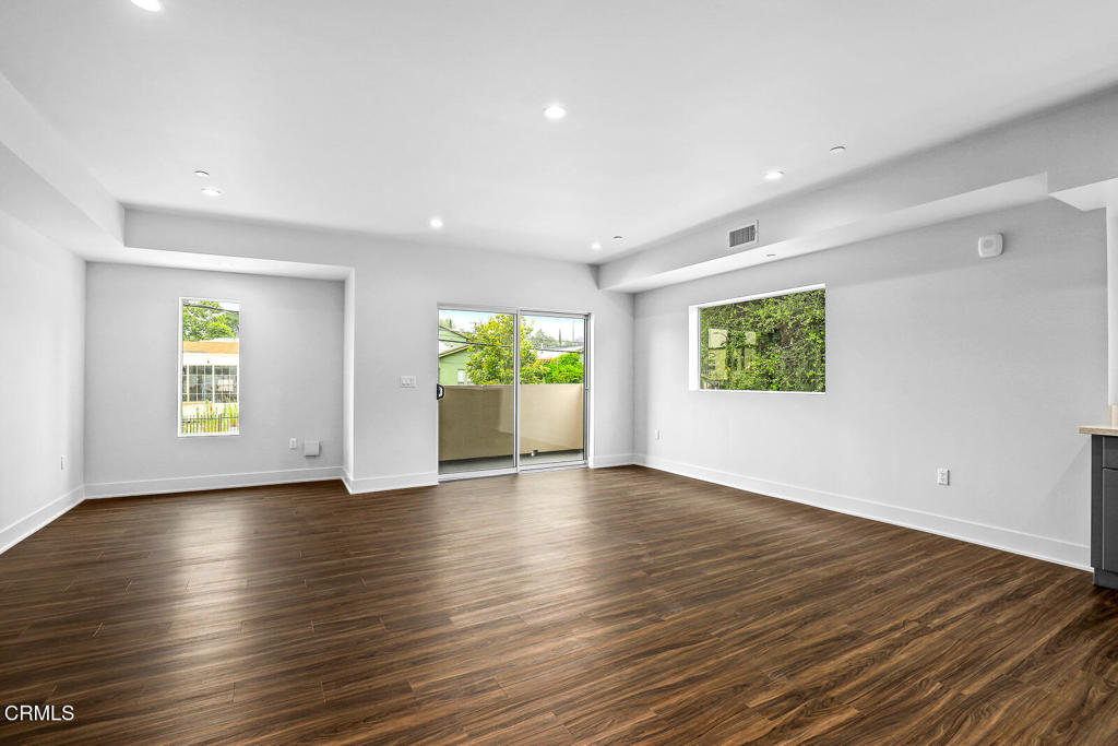 2000 Lake Avenue 3
