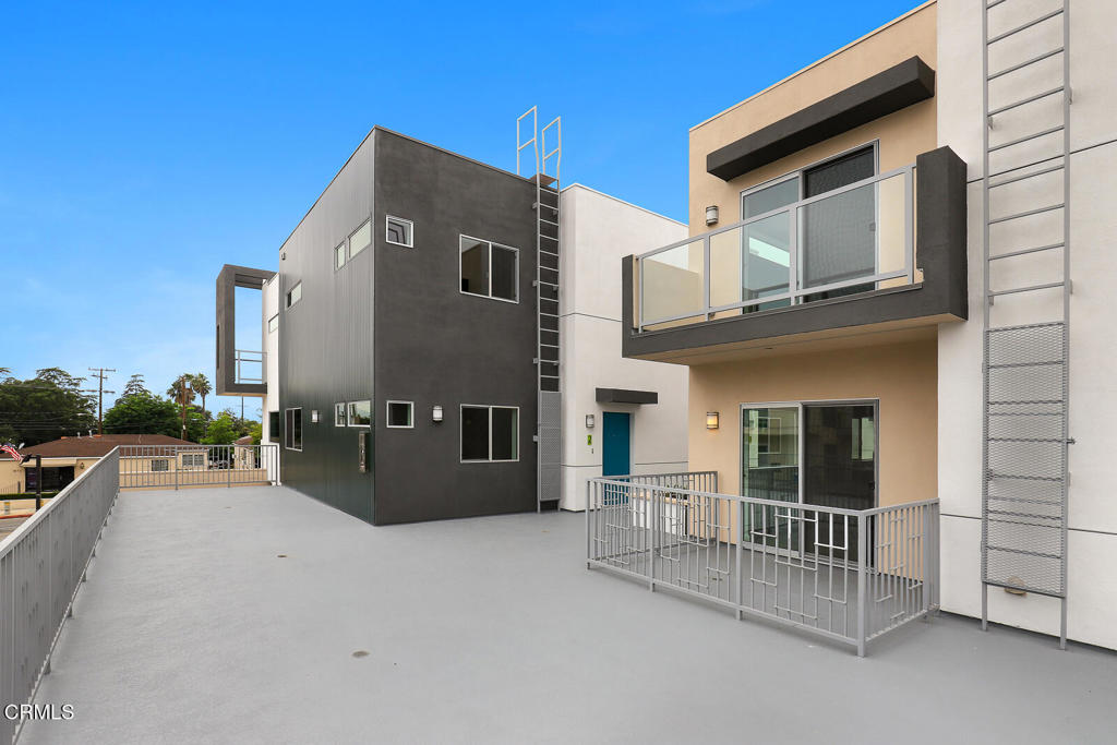 2000 Lake Avenue 3