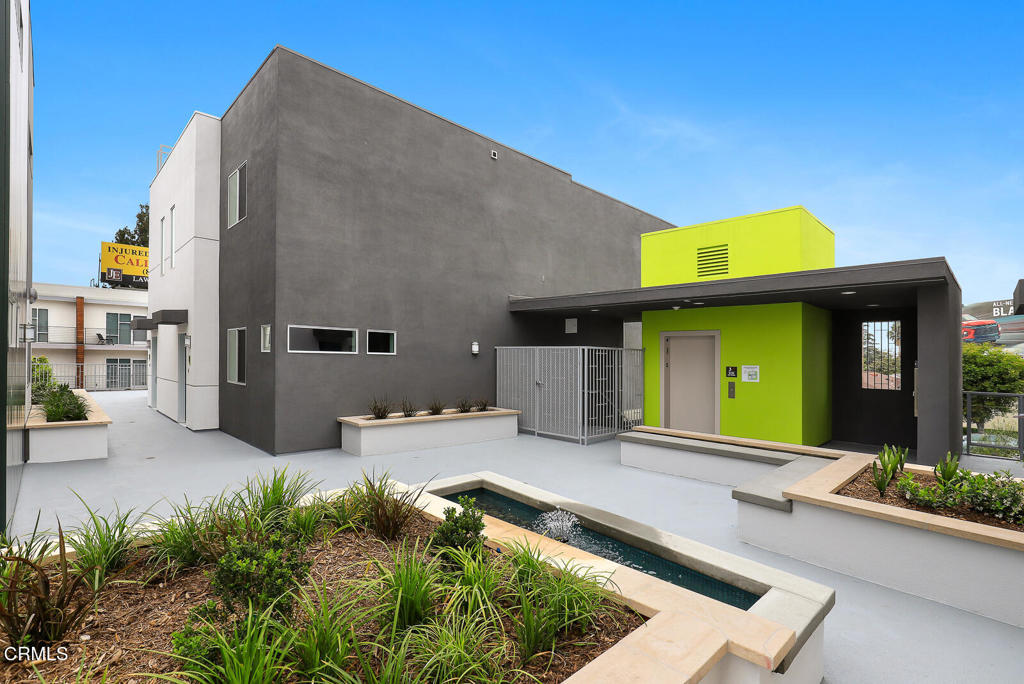 2000 Lake Avenue 7