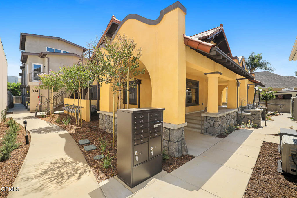 834 N Fair Oaks Avenue 104