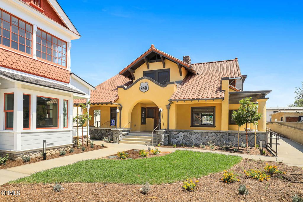 834 N Fair Oaks Avenue 104