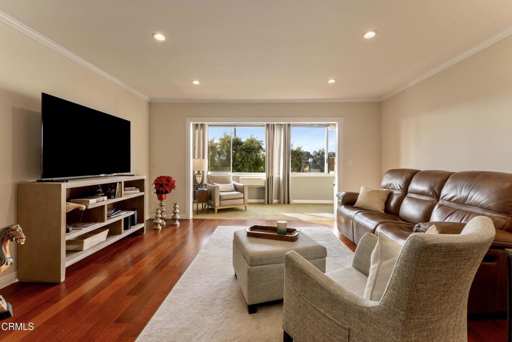 1299 Cordova Street 302