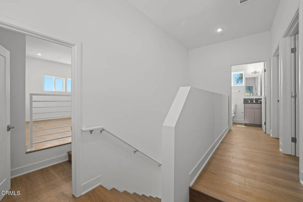 834 N Fair Oaks Avenue 105