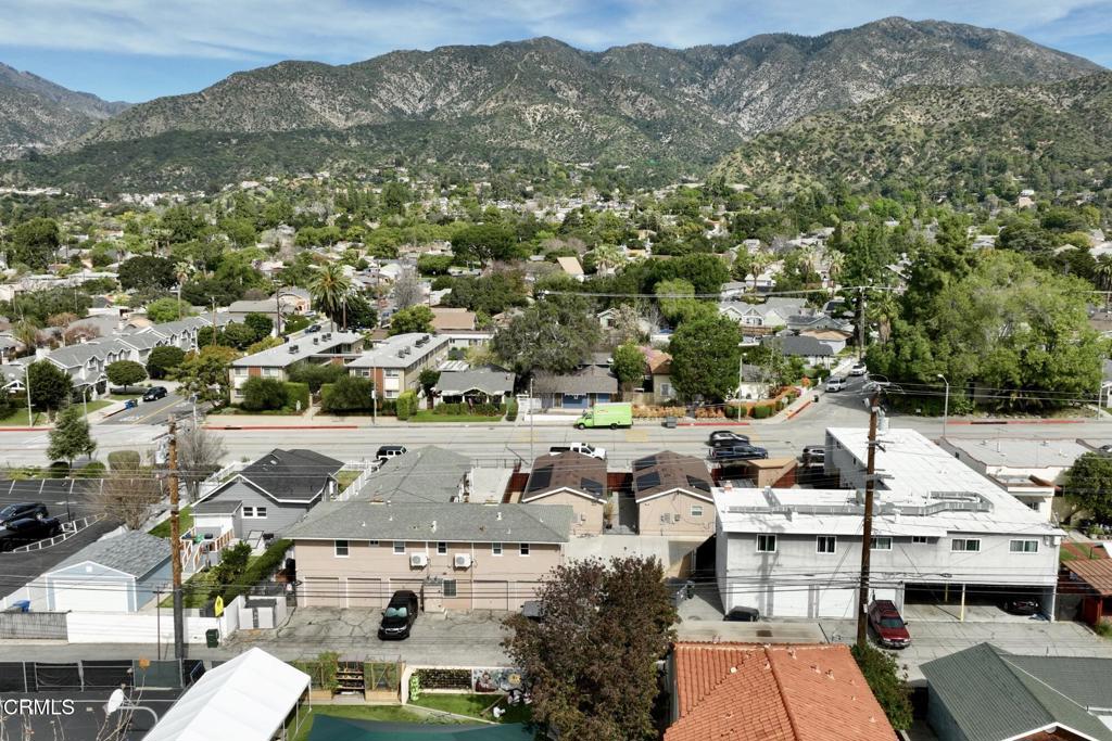 424 E Foothill Boulevard